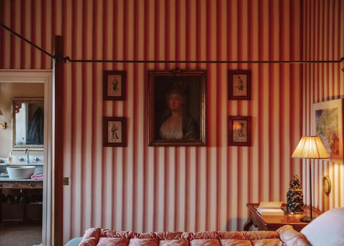 Magnifique Chateau D'hemevez Au Coeur De La Presqu'ile Du Cotentin *